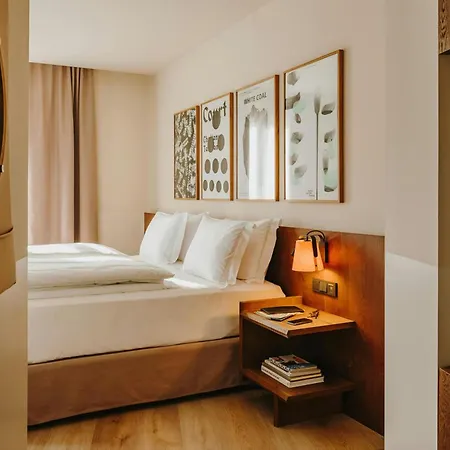 Casa Luz Placa Universitat, Sonder By Marriott Bonvoy 4*