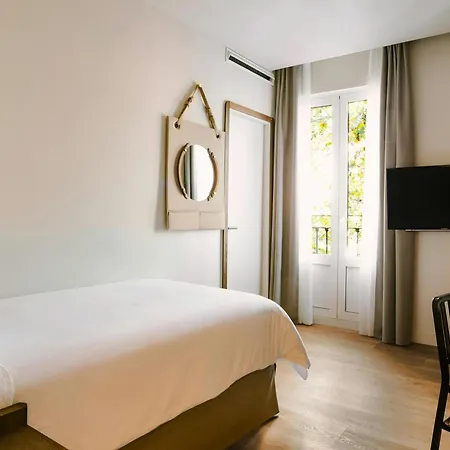 Hotel Casa Luz Placa Universitat, Sonder By Marriott Bonvoy