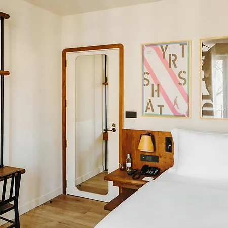 Hotel Casa Luz Plaça Universitat, Sonder By Marriott Bonvoy 4*