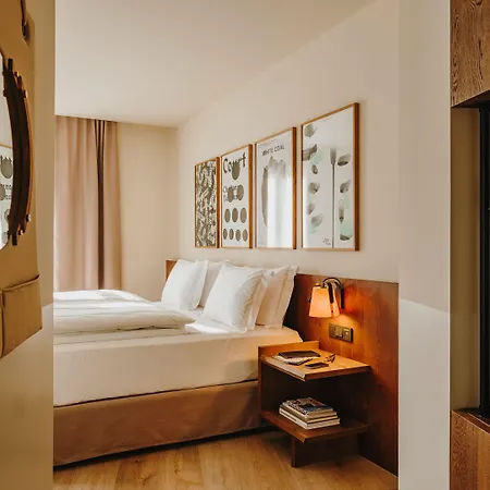 Hotel Casa Luz Plaça Universitat, Sonder By Marriott Bonvoy 4*